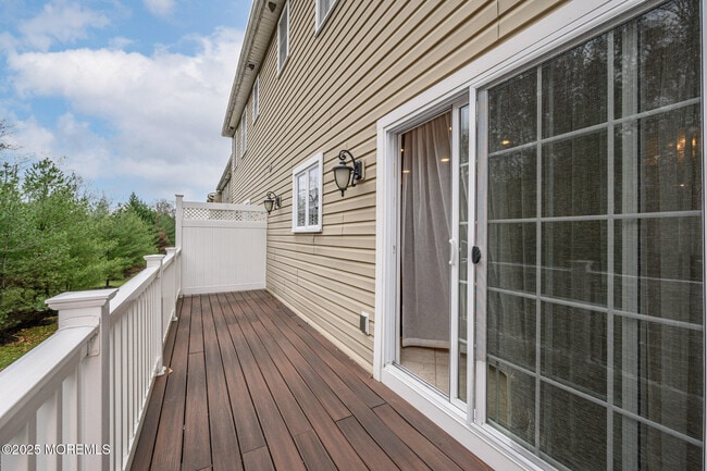 Building Photo - 25 White Oak Ln