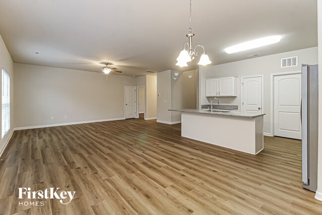 Building Photo - 1136 Scarlett Dr