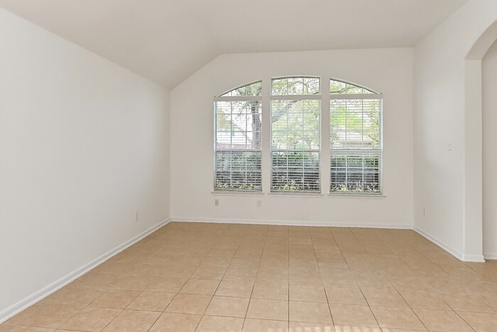 Building Photo - 15207 Bentridge Dr
