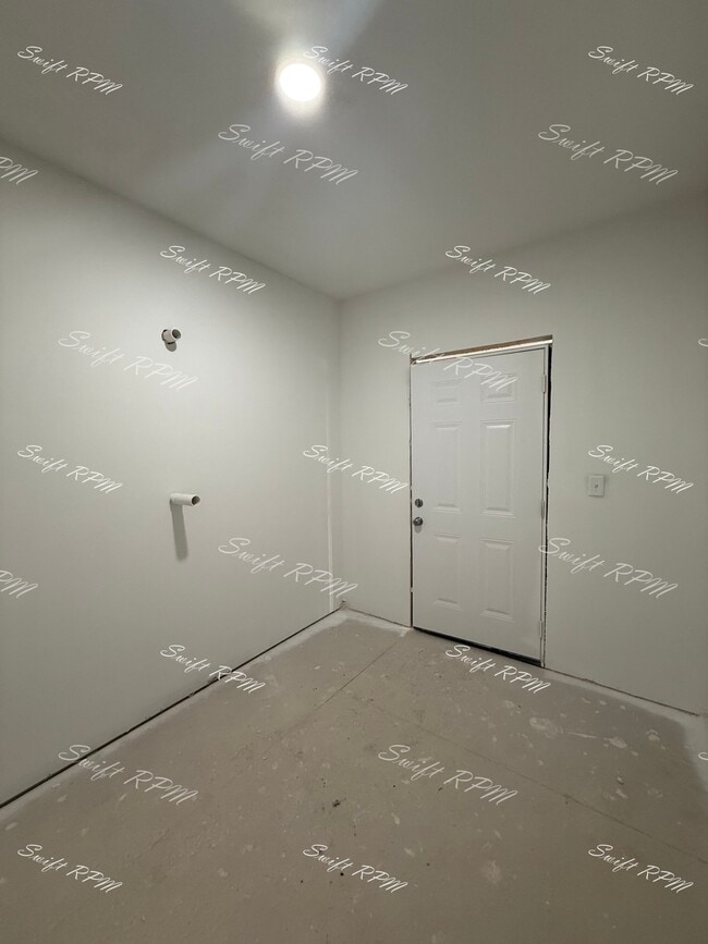 Building Photo - 1036 Oakland Ave