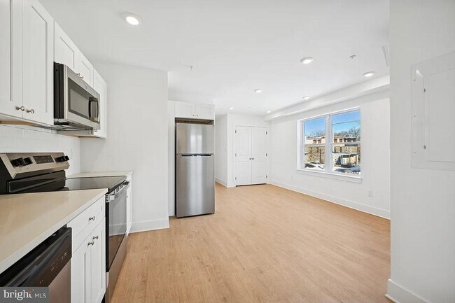 Building Photo - 3413 N 19th St