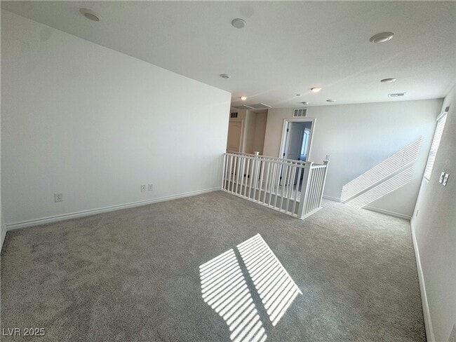 Building Photo - 356 Rosefinch St