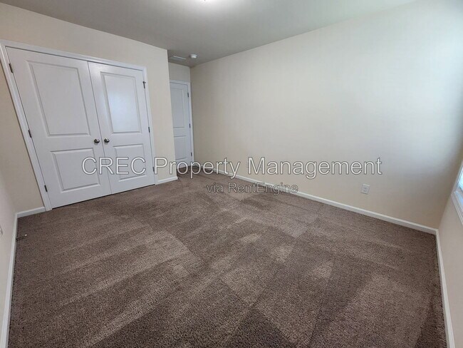 Building Photo - 260 Hyrne Dr