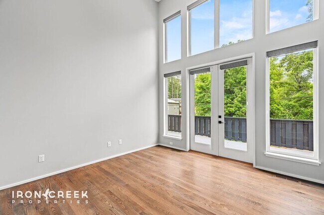 Building Photo - 54 Branning St