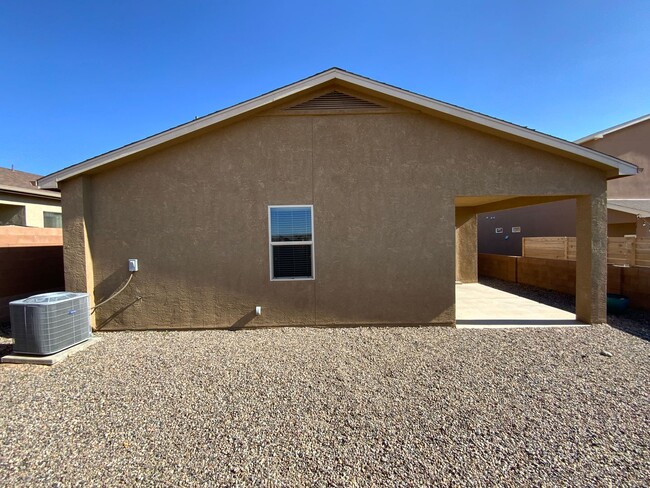 Building Photo - 4 Bedroom Single Story Home Available Near...