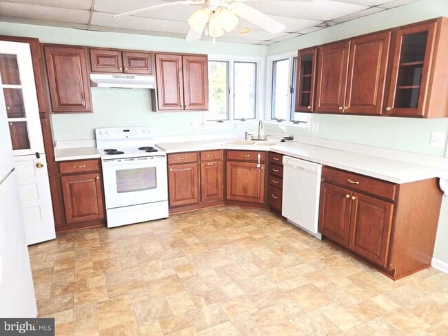 Building Photo - 6049 Parkers Creek Dr