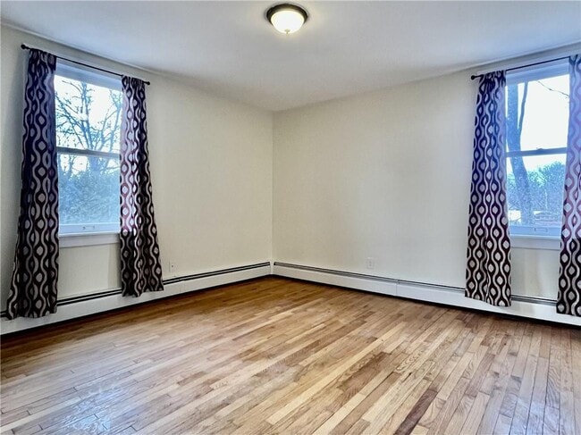 Building Photo - 8 N Rd