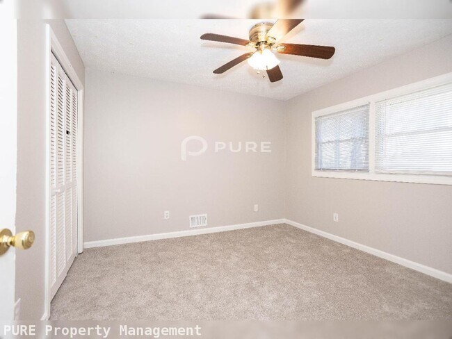Building Photo - 2895 Lakemont Pl SW