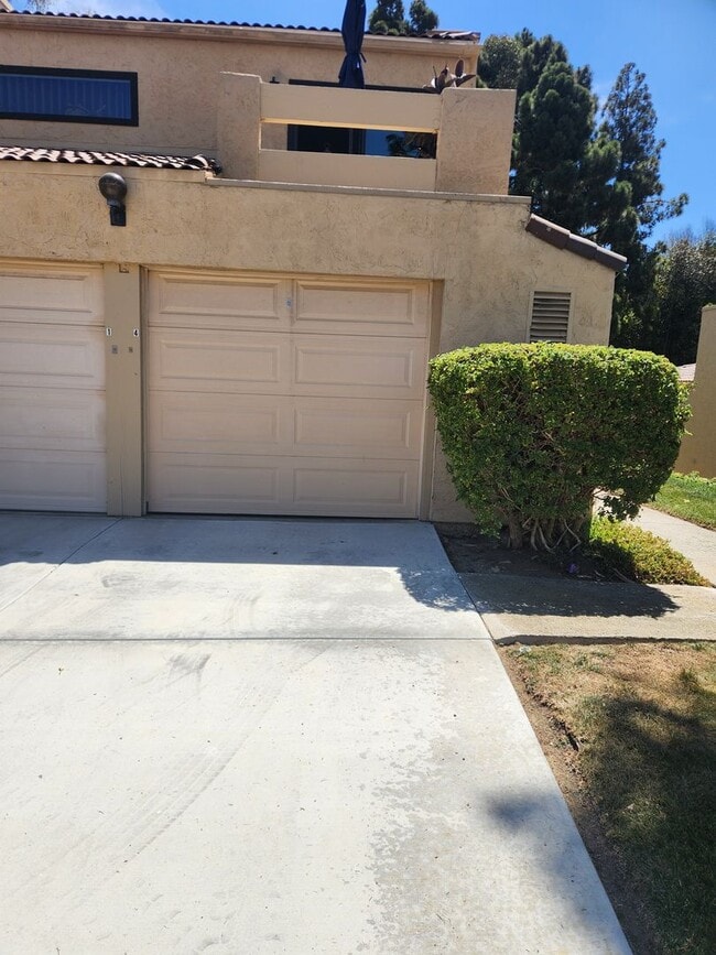 Building Photo - 2 Bedroom Condo in UTC with Garage