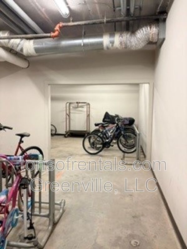 Building Photo - 98 E McBee Ave.