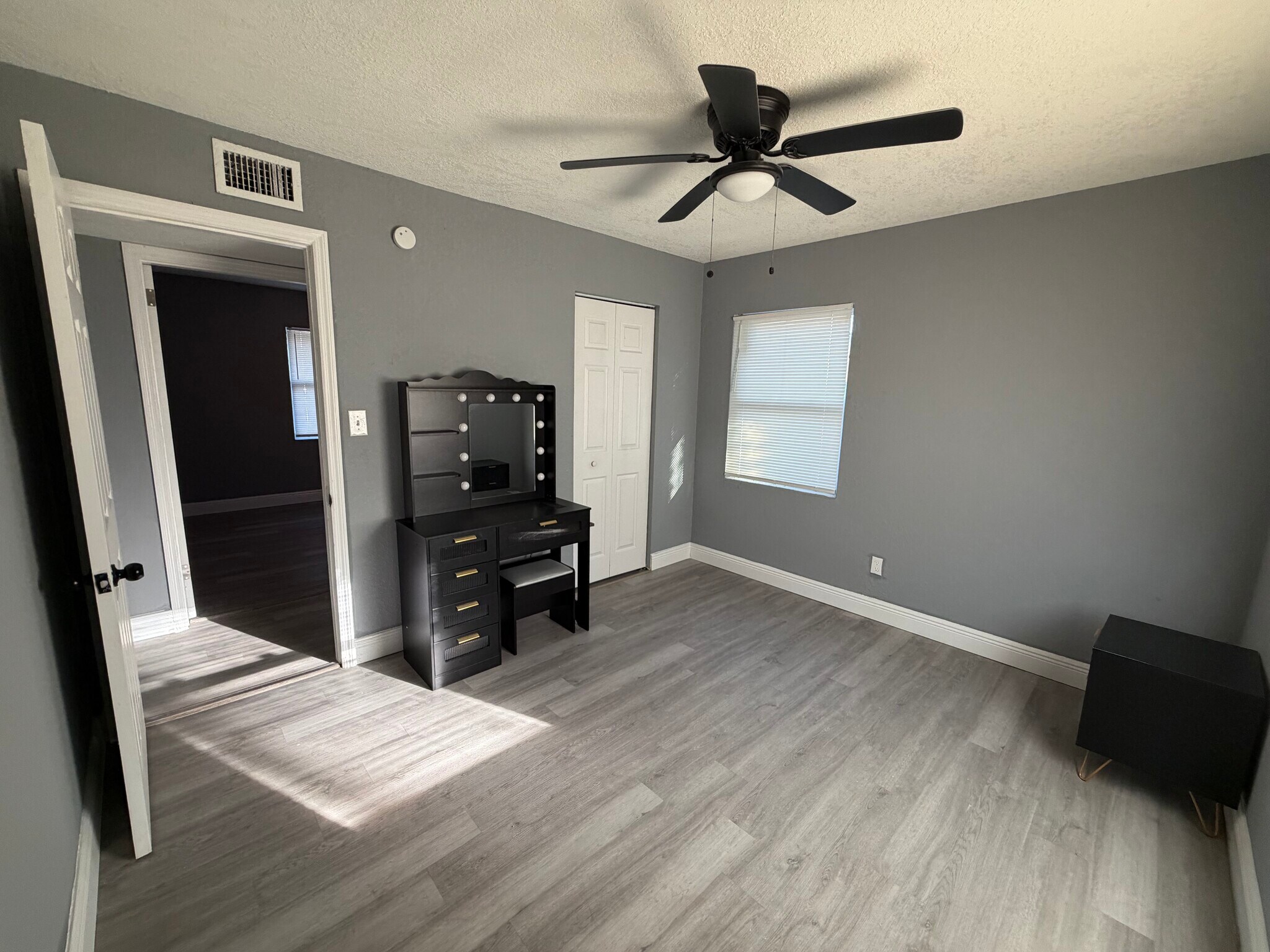 Building Photo - 830 Wooden Blvd