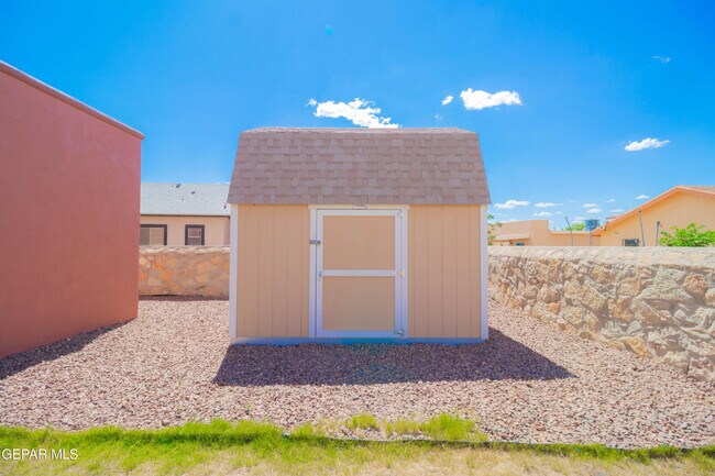 Building Photo - 14749 Sand Gate Dr