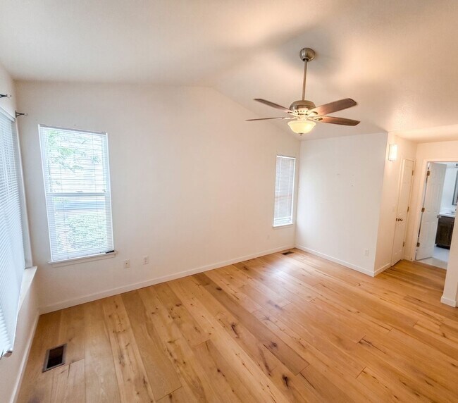 Building Photo - 2089 N Fork Dr