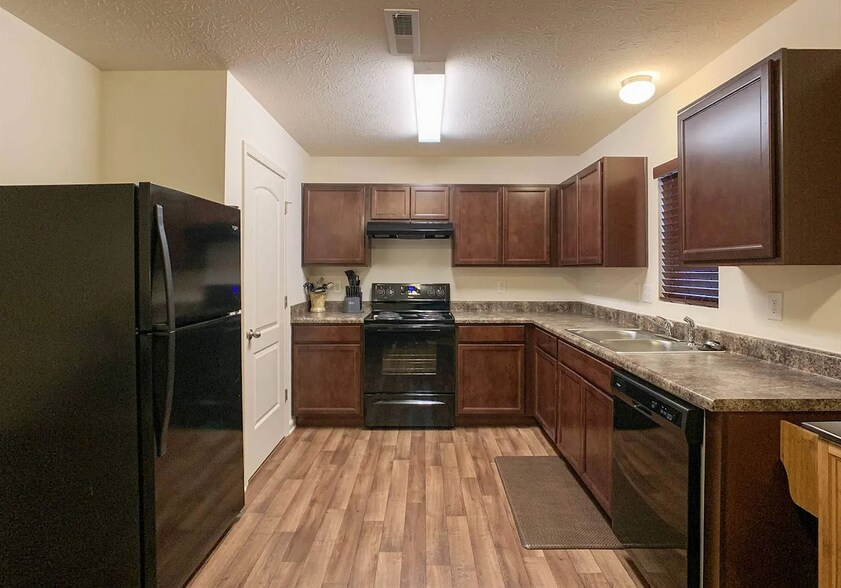 Building Photo - 391 Ariel Dr
