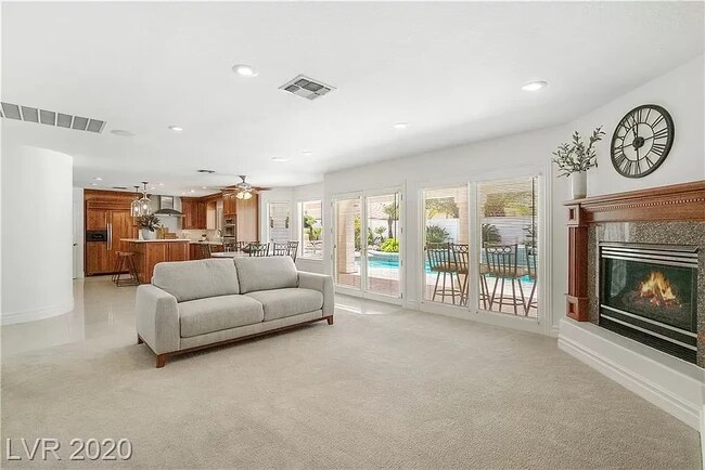 Building Photo - 7777 Willow Cove Cir