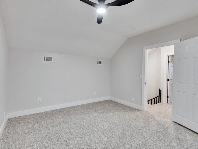 Building Photo - 7016 Delesandri Dr