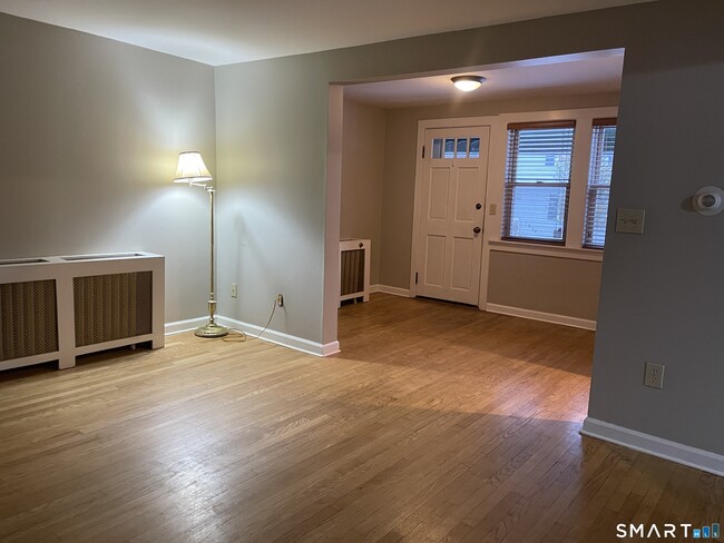 Building Photo - 80 Grassy Plain St