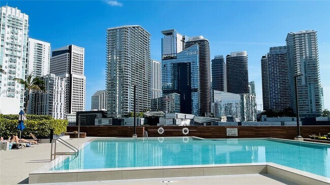 Building Photo - 350 S Miami Ave