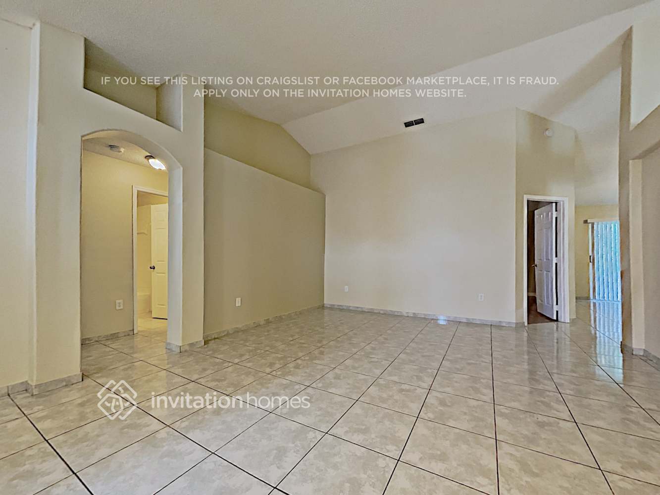 Building Photo - 1813 Snaresbrook Way