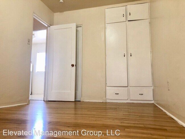 Building Photo - 507-511 Adams St NE