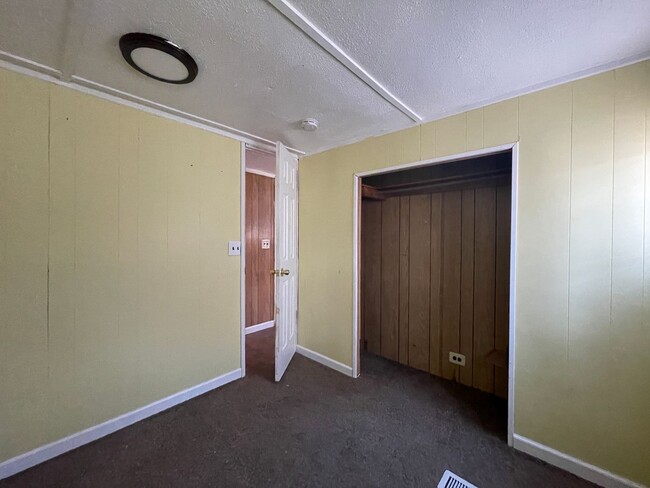 Building Photo - FOR RENT 3 Bedroom, 1 Bath Home in Laurel Lakes, NJ $1500