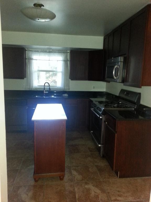 Building Photo - 2319 Stryker Ave