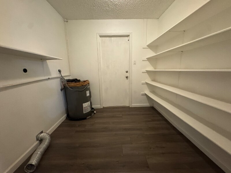 Building Photo - 15719 Persimmon Hill Dr