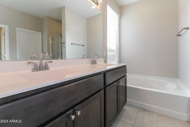 Building Photo - 25068 W Wayland Dr