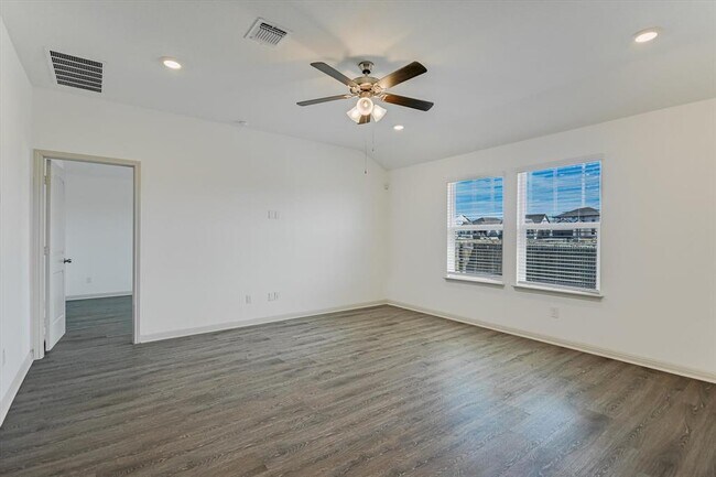 Building Photo - 115 Sweetwater Crk Ln