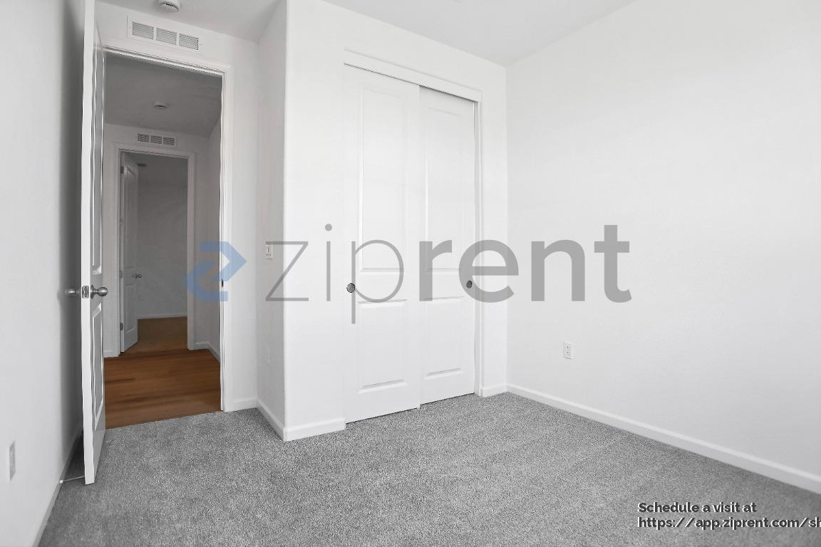 Building Photo - 15474 Hedges Dr