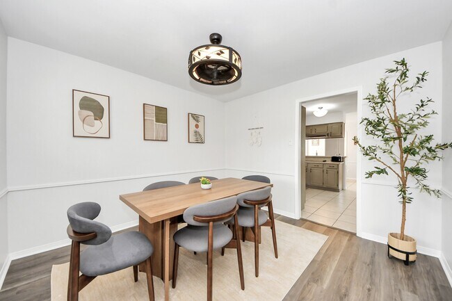 Building Photo - 563 Landfall Ln