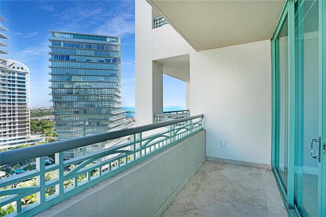 Building Photo - 3400 SW 27th Ave