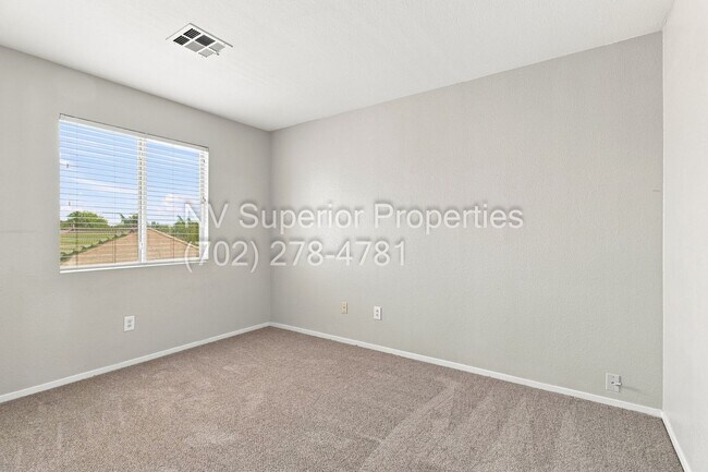 Building Photo - 8713 W Majestic Pine Ave