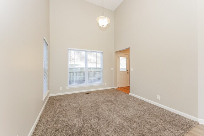 Building Photo - 4816 Aaron Dr