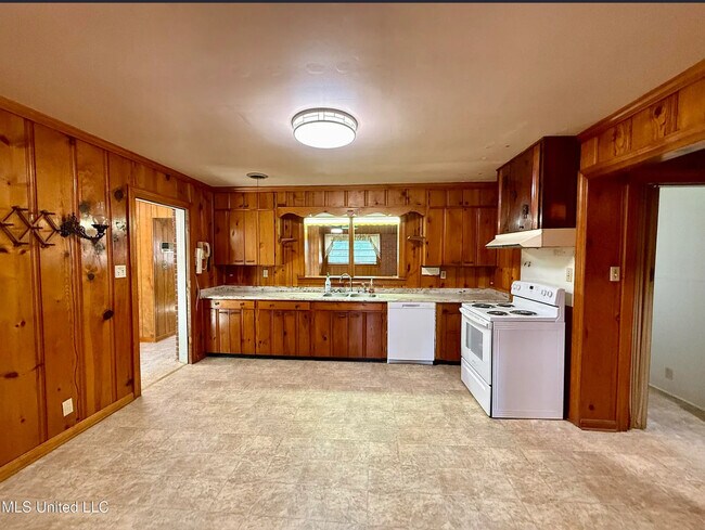 Building Photo - 110 Shadowlane Dr