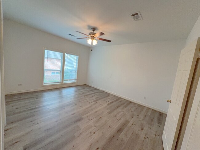 Building Photo - 11852 Taylorcrest Rd