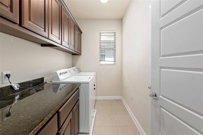 Building Photo - 6814 E Riverside Dr