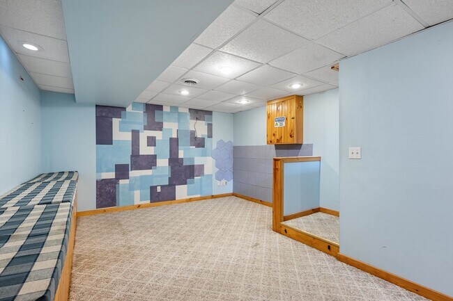 Building Photo - 21 Huntington Pl
