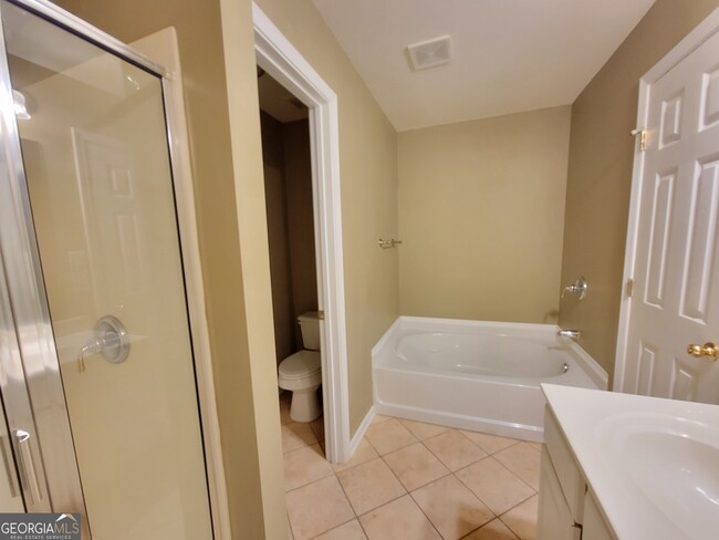 Building Photo - 6162 Deluna Way
