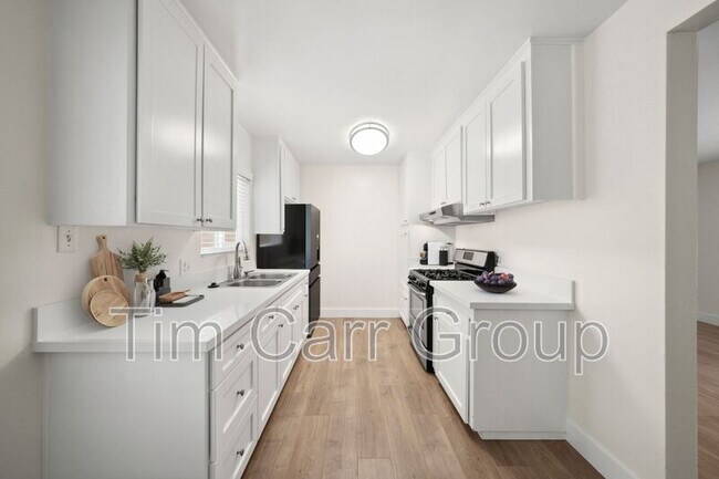Building Photo - 271 16th Pl