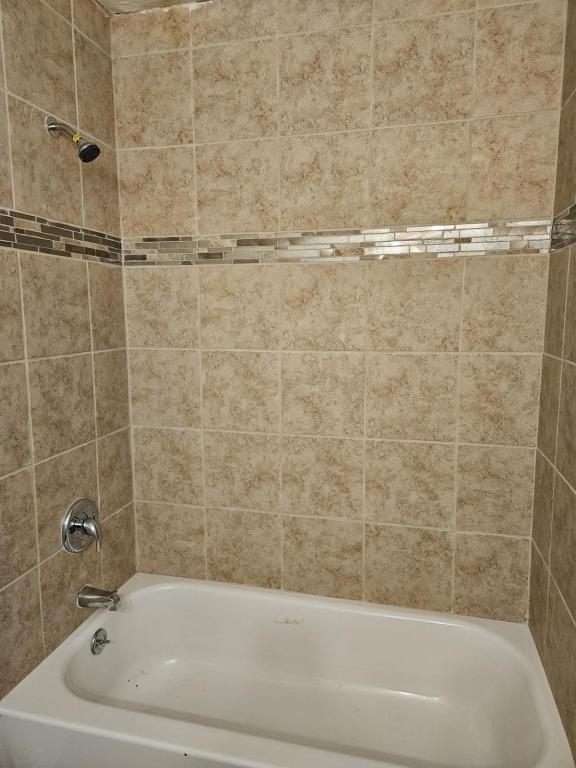 Building Photo - 817 Cresthill Rd