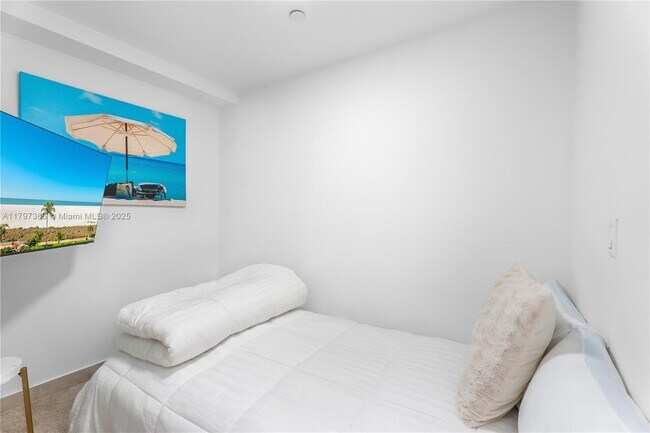 Building Photo - 4779 Collins Ave