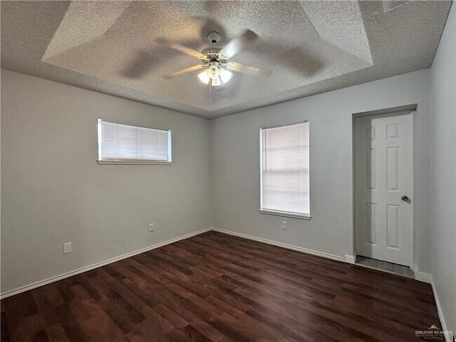 Building Photo - 18 Kennedy Ave