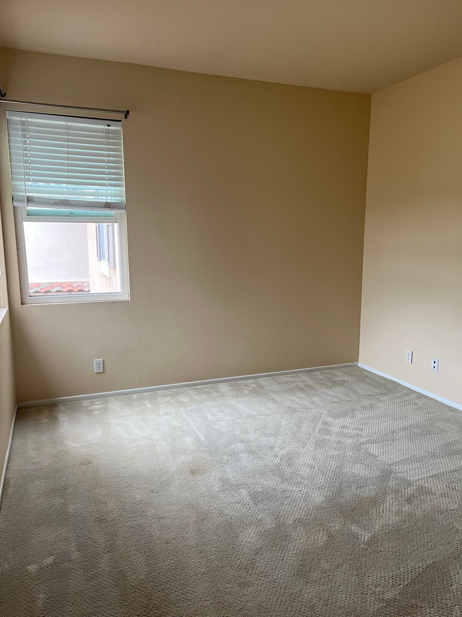 Building Photo - 2384 Sunningdale Dr