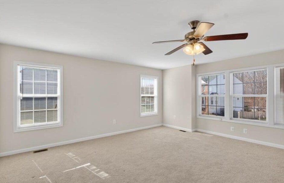 Building Photo - 211 Dundee Pl