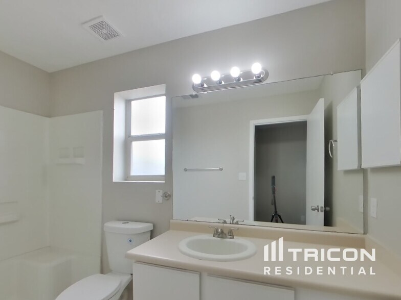 Building Photo - 540 Sedona Meadows Dr NE
