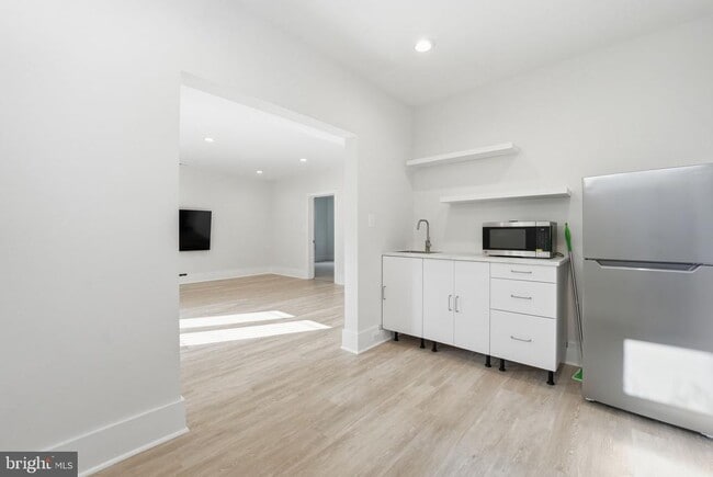 Building Photo - 1618 N Danville St