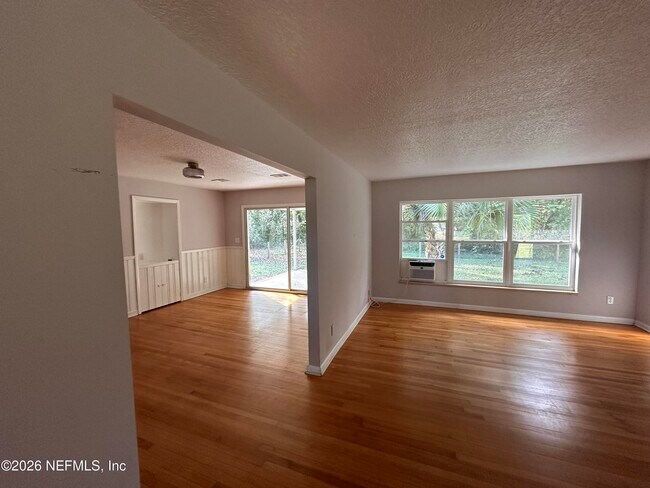 Building Photo - 6117 Clifton Ave