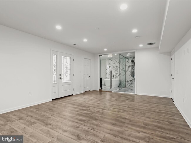 Building Photo - 700 Olney Sandy Spring Rd