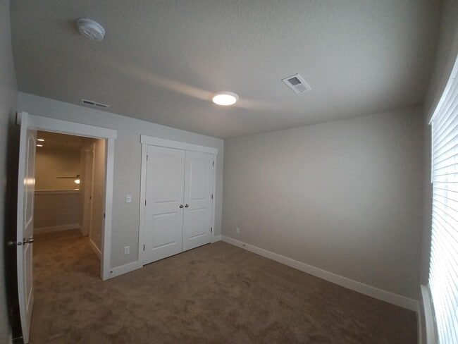 Building Photo - 2021 N 3960 W